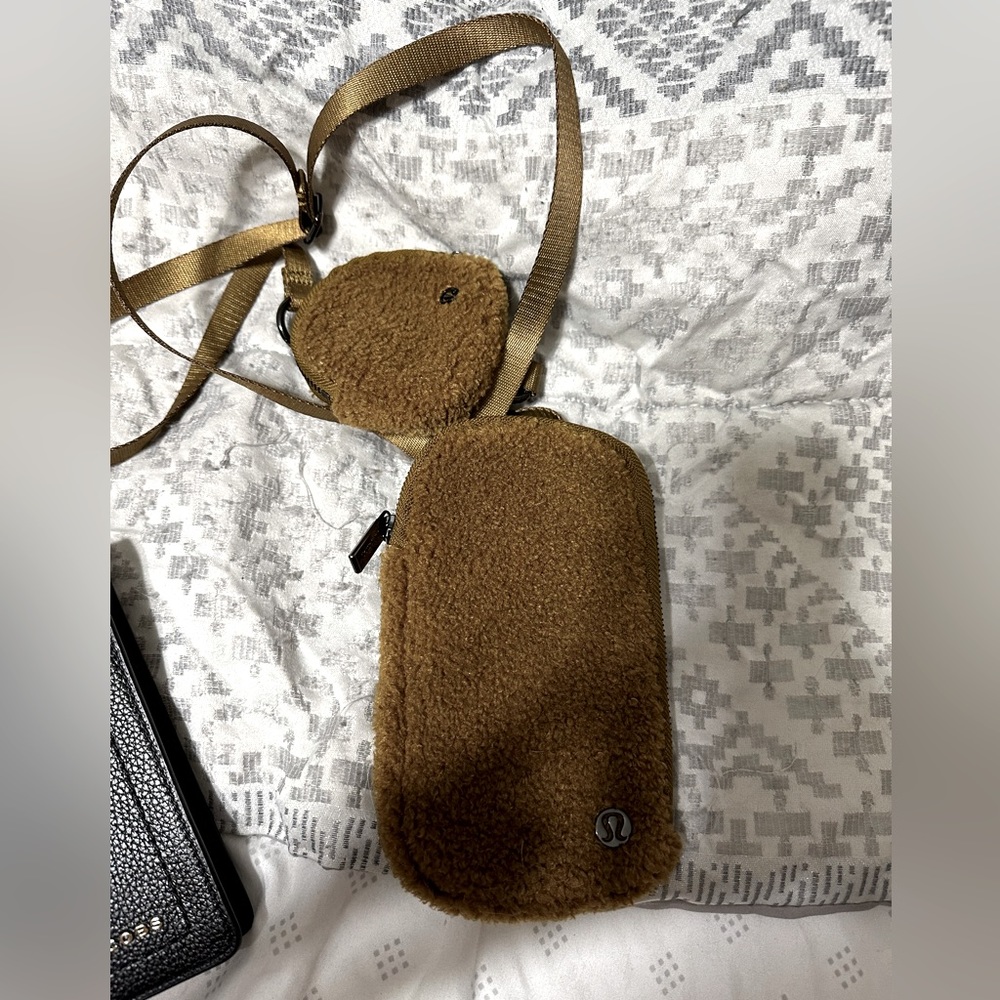 Lululemon phone holder